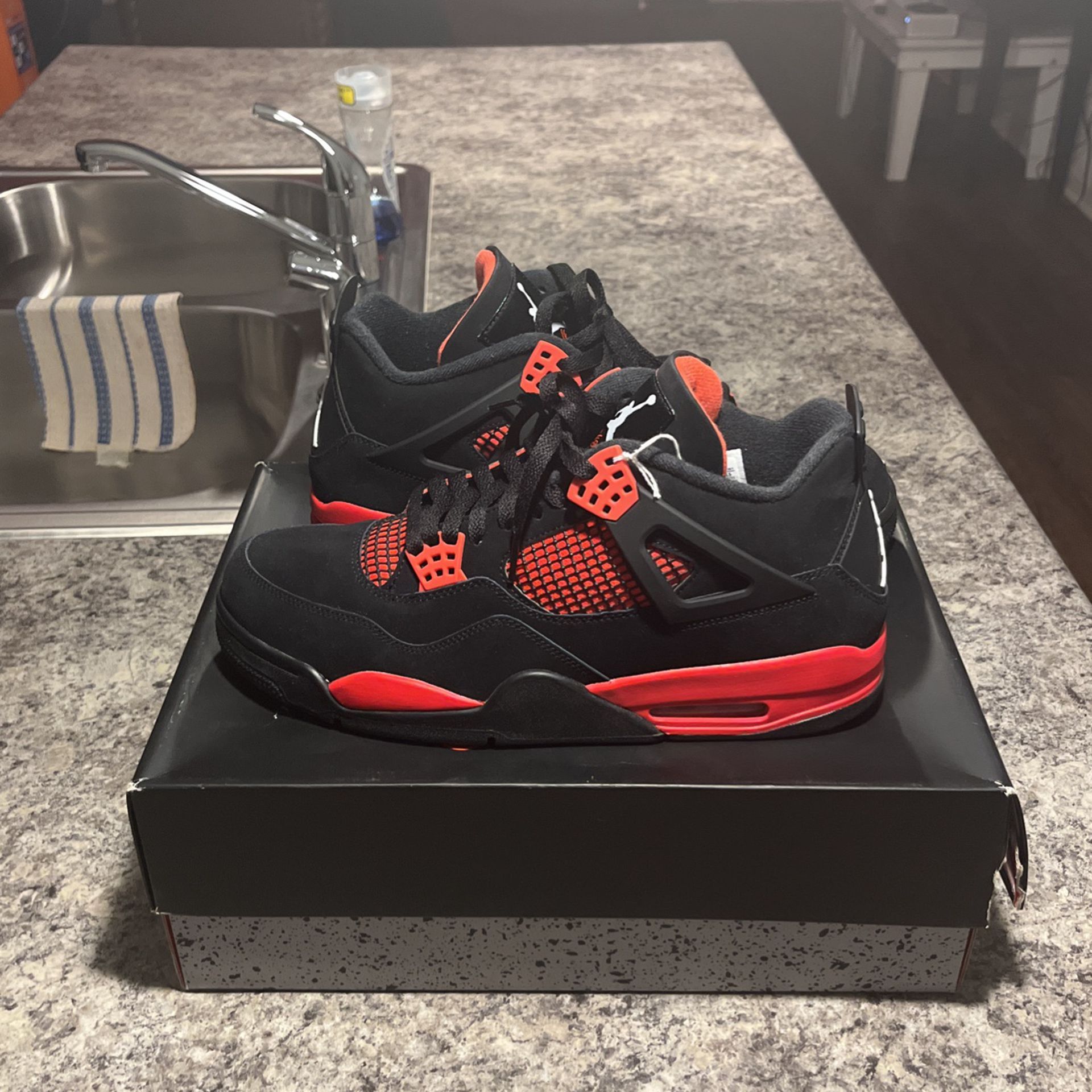 Retro Jordan Red Thunder 4s 