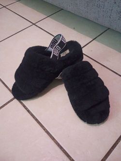 Ugg shoes/slides