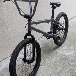 BMX MONGOOSE BIKE