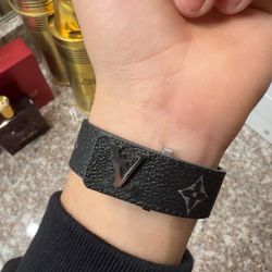 Luxury Slim Bracelet