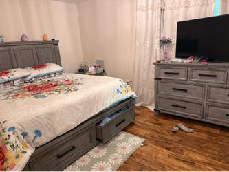 King Bedroom set