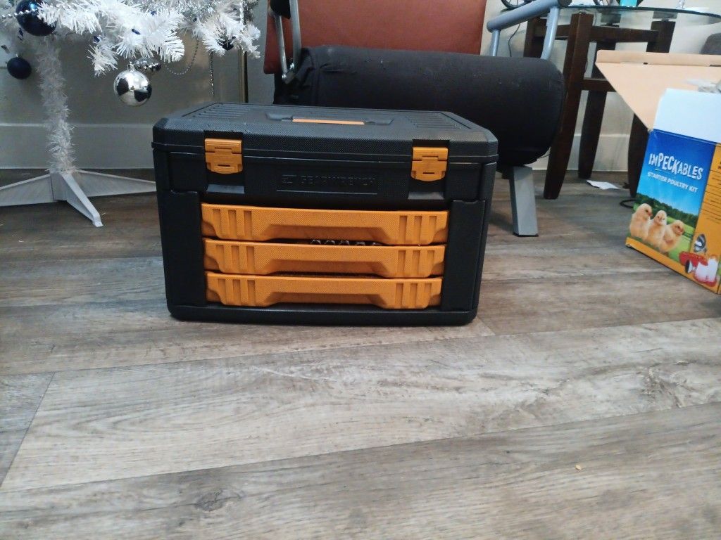 3 DRAWER FULL-SET!!! GEARWRENCH TOOL BOX