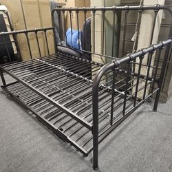 Brand New Brown Metal Twin Daybed With Pullup Twin Trundle