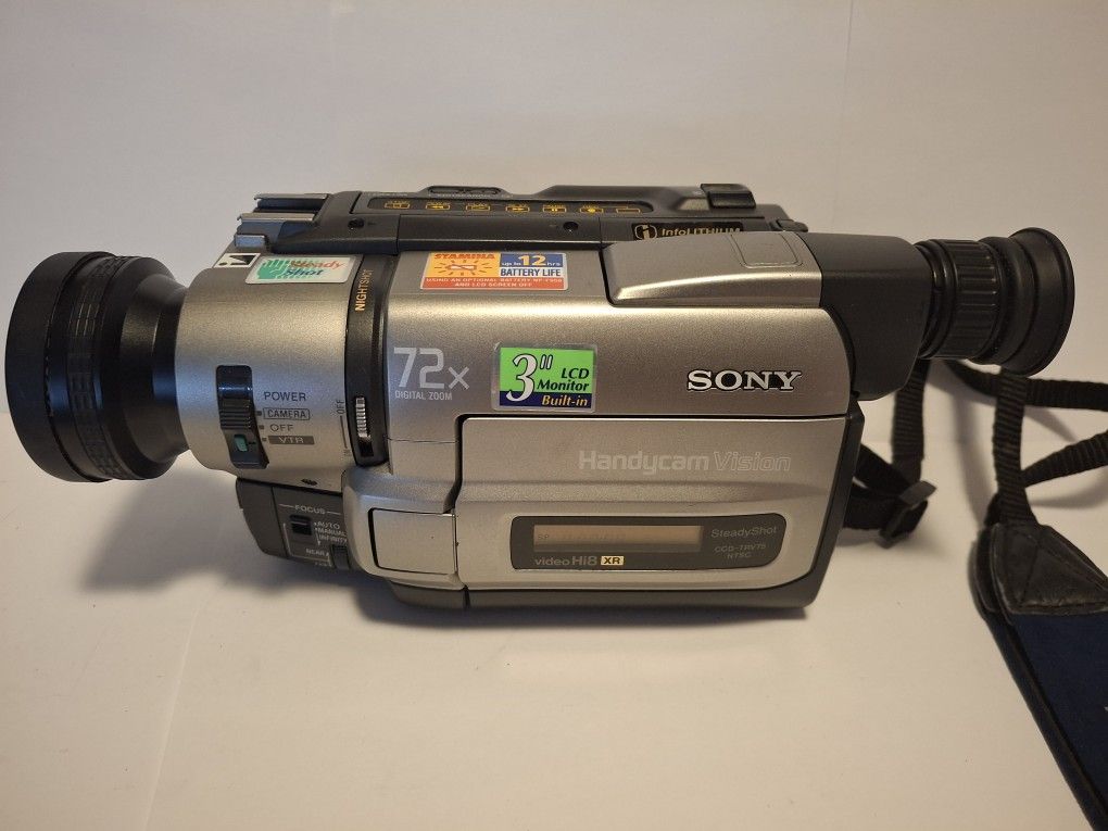 Sony Handycam Hi8 8mm Camcorder 
