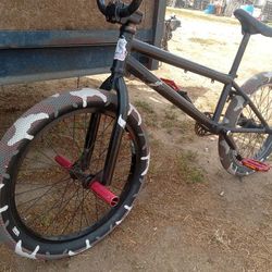 Customise bmx bike 20 inch rims and custome vans tires