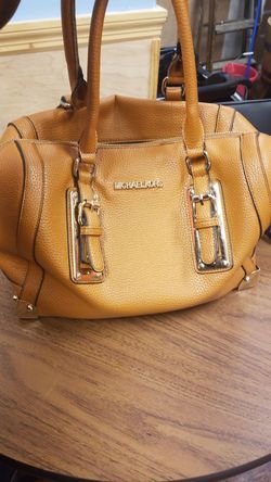 Micheal Kors purse