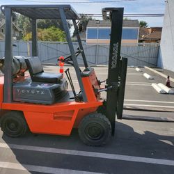 Forklift 