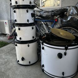 Complete Drum Set For A Band