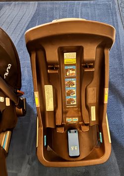 Nuna Pipa car seat  base ( base only)
