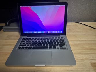 Apple MacBook Pro 13” 2.5 GHz Dual-Core Intel Core i5 4GB 250 SSD