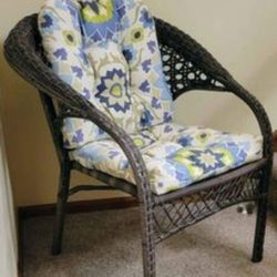 BRAND NEW OUT OF BOX Resin Side Arm Chair With Cushions. Holmdel NJ.  only One (1)  available 