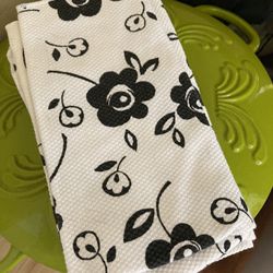 Black And White Floral Print Napkins 