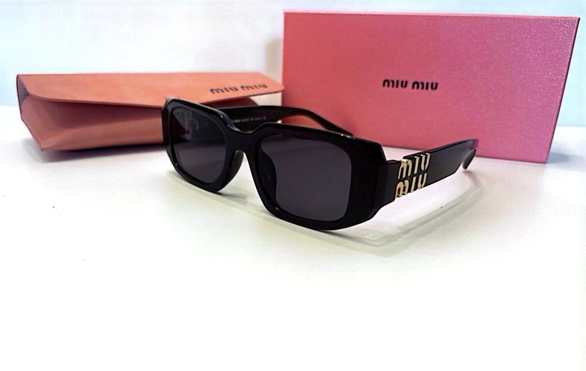 New MIUMIU Geometric Black 