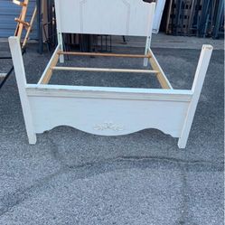 🌹COMPLETE BED FRAMES IN FULL SIZE🌹