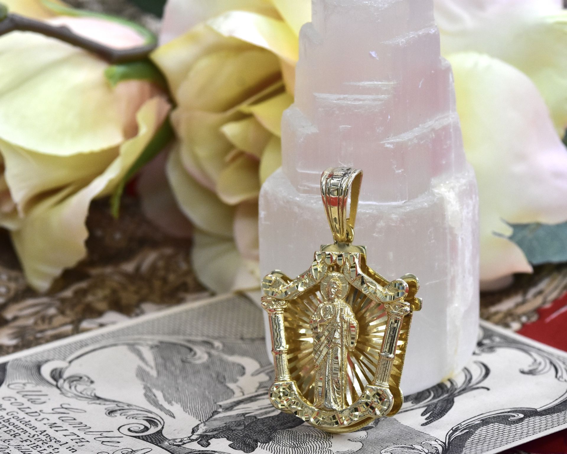 Large 10k yellow gold religious pendant, 19.2 grams