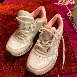 Reebok Sneakers Size 61/2