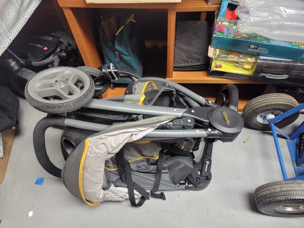 Stroller: Graco FastAction Fold Baby Stroller