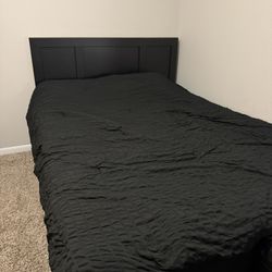 6-Drawer Dresser & Matching Queen Headboard - Black Finish