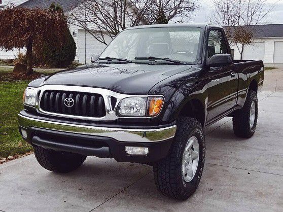 Nothing wrong at all Clean title in hand TOYOTA TACOMA 2001