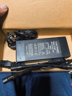 Universal 🛴 charger