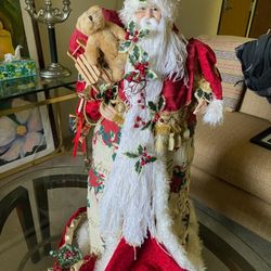 Standing Santa Holiday Decor