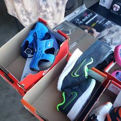 Baby Nike S  Size 2  3 And 4