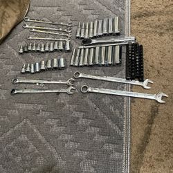 52 Piece 1/4 Inch Dewalt Socket Set