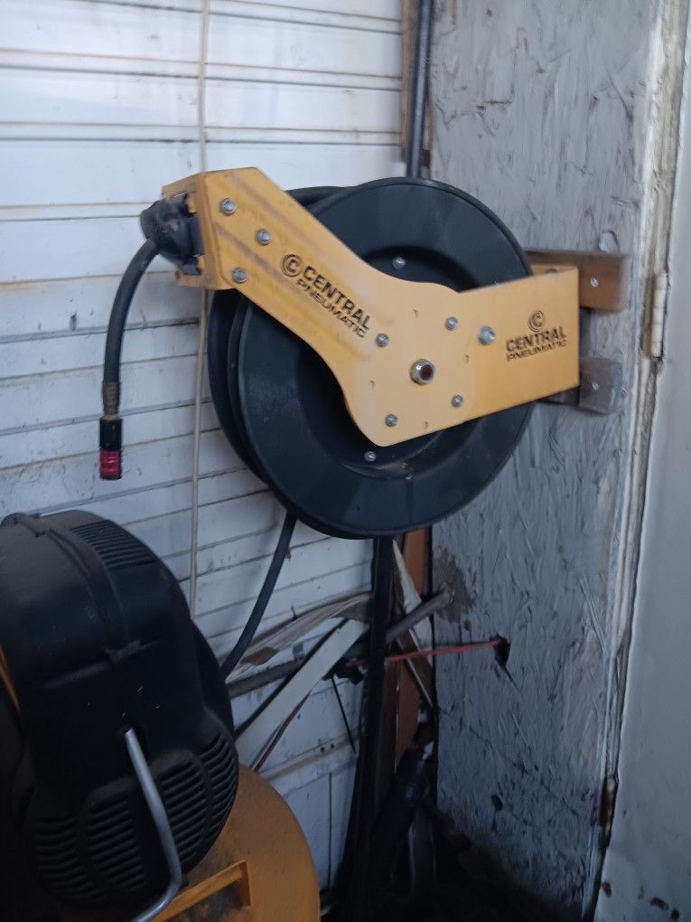 Retractable Air  Hose Reel