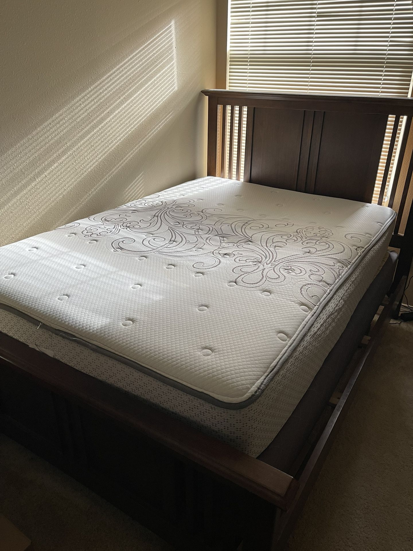 Full size mattress and box with frame 