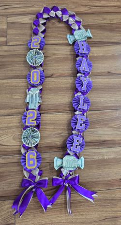 Graduation leis