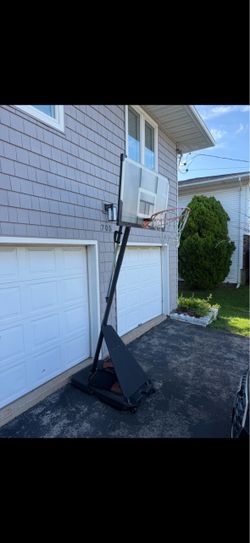 Basketball hoop
