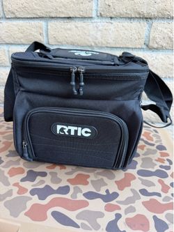 RTIC 8 Can Soft Sided Cooler and lunchbox