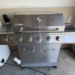 MOVE OUT SALE!!!! Royal Gourmet Grill 