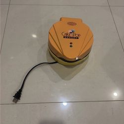 Cake Pop And Donut Hole Maker From Nostalgia Electrics