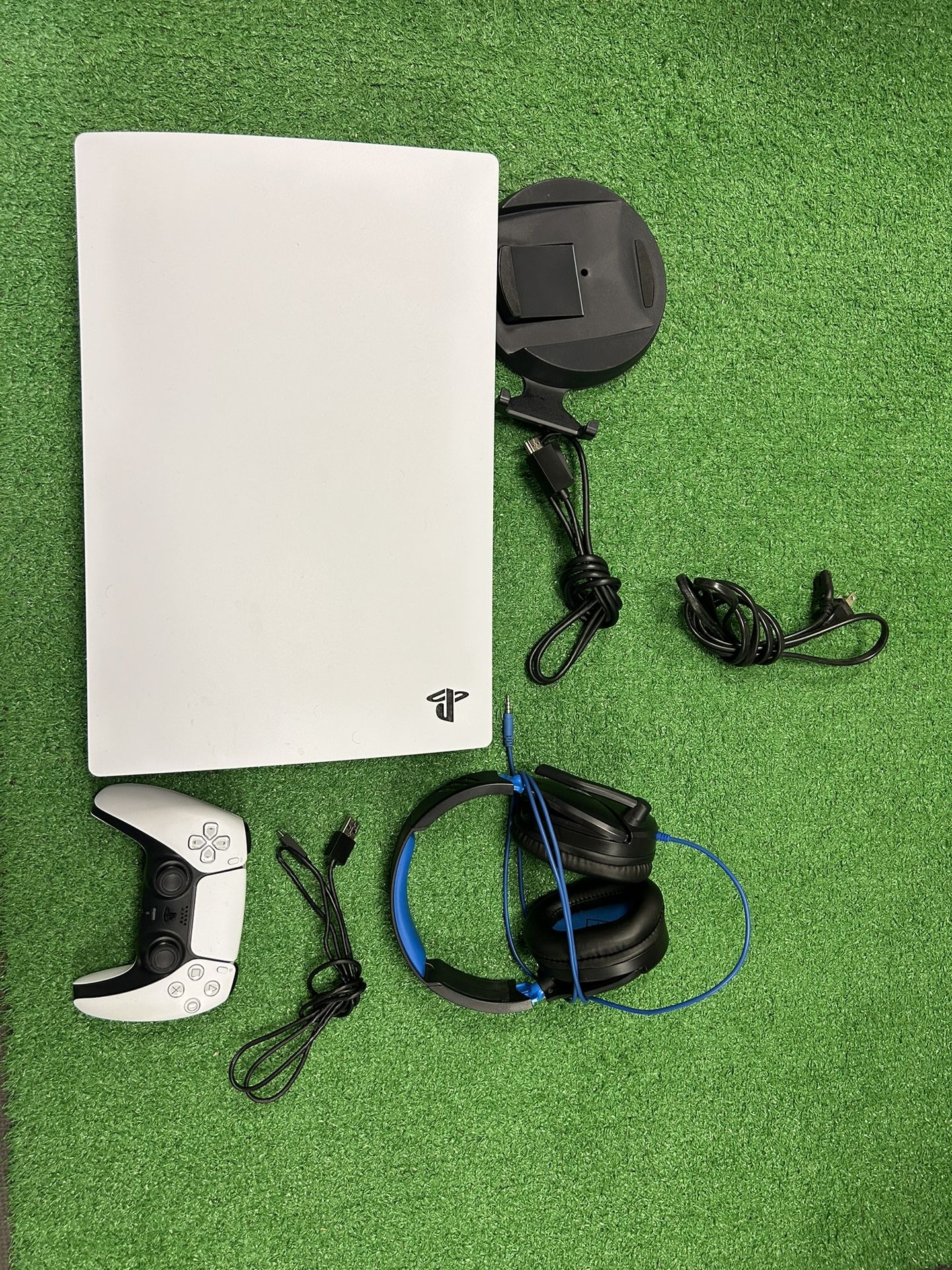PlayStation 5 w Remote and Headset