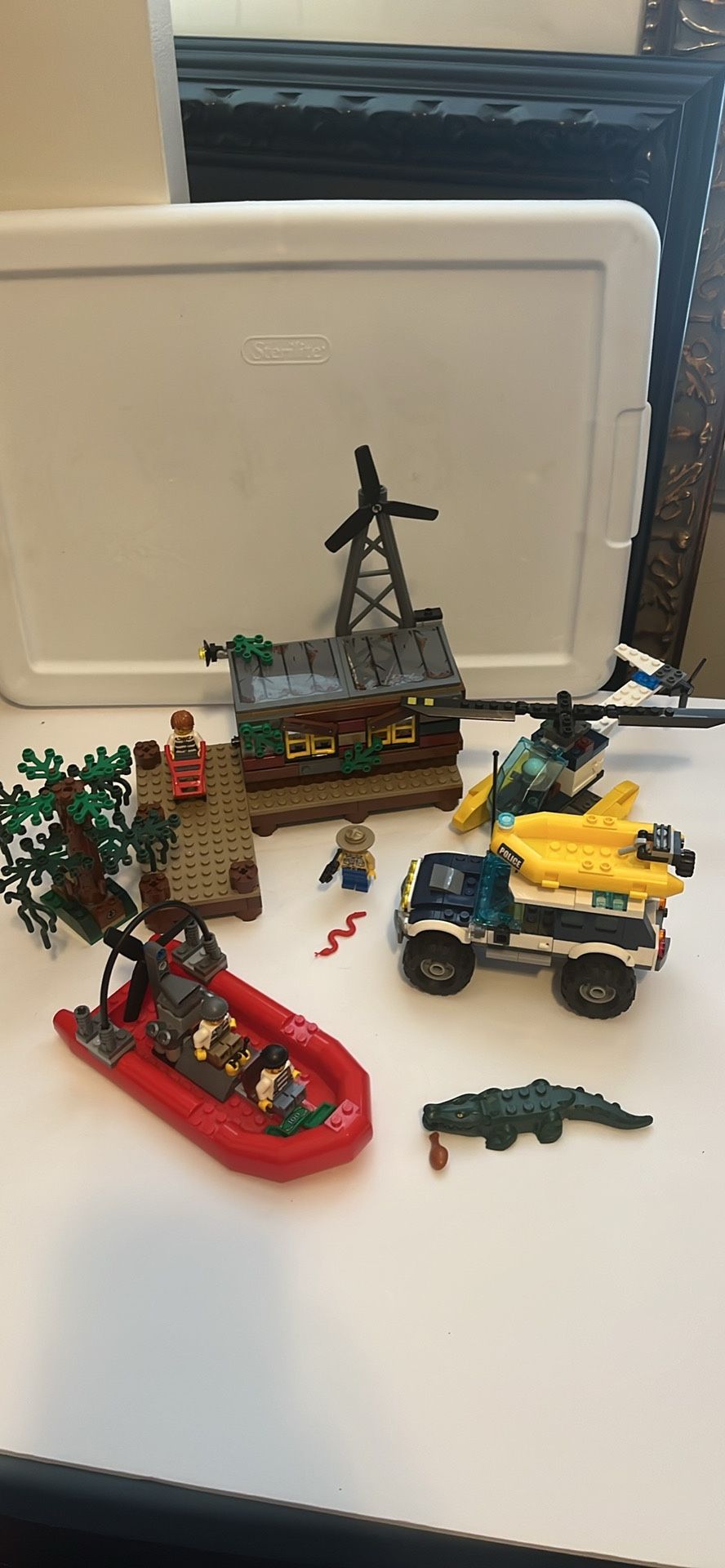 Retired 2015 Lego City Crooks Hideout 60068