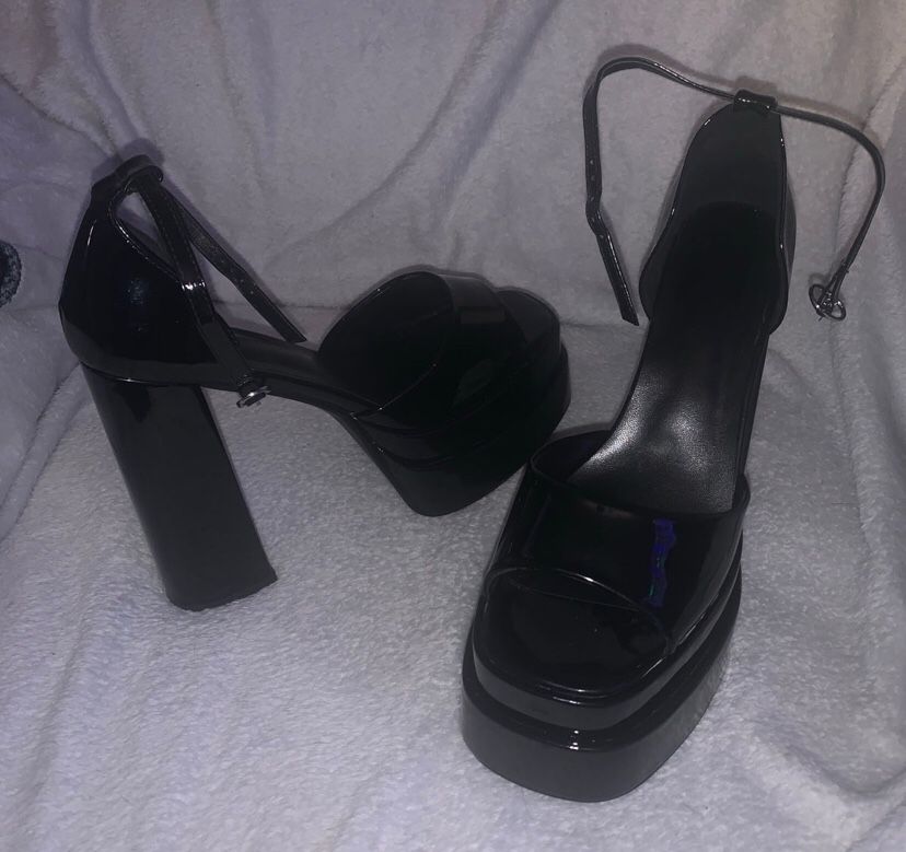 VIMISAOI Heels Size 9