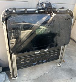 Chevrolet Escalade Chevy Tahoe Yukon OEM Factory Power Sun Roof Assembly