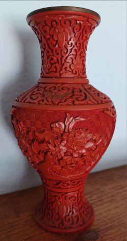 #1579, Vintage Chinese Red Vase.