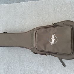 Taylor Guitar Case Deluxe Gig bag For Full Sized Acoustic 