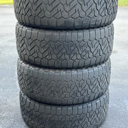 305-55-22 USED (nitto)