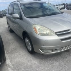 2005 TOYOTA SIENNA XLE LIMITED AWD