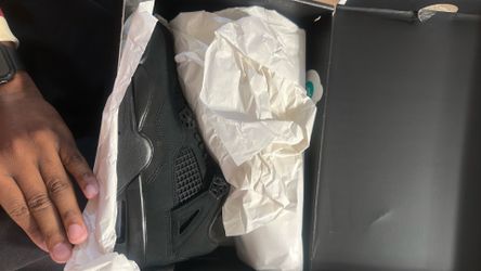BLACK CAT JORDAN 4s