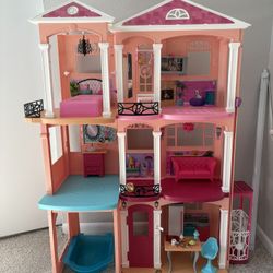Doll houses 