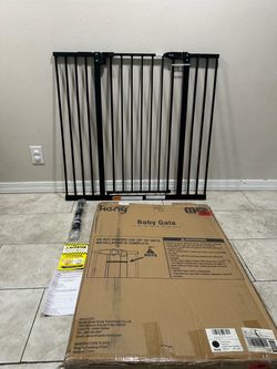Extra Tall Pet Gate / Safety Gate - Fits Openings 29” - 42.5”