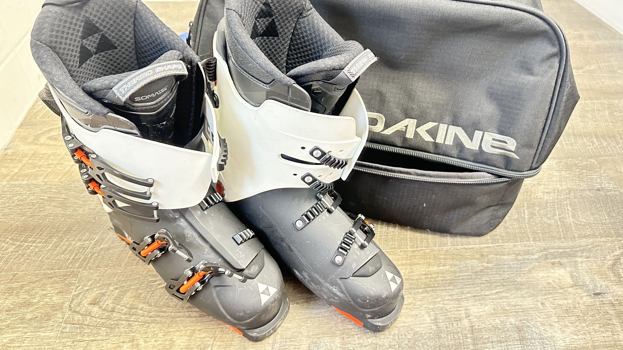 Fischer Hybrid 10 Plus Vacuum CF Ski Boots Sz 27.5