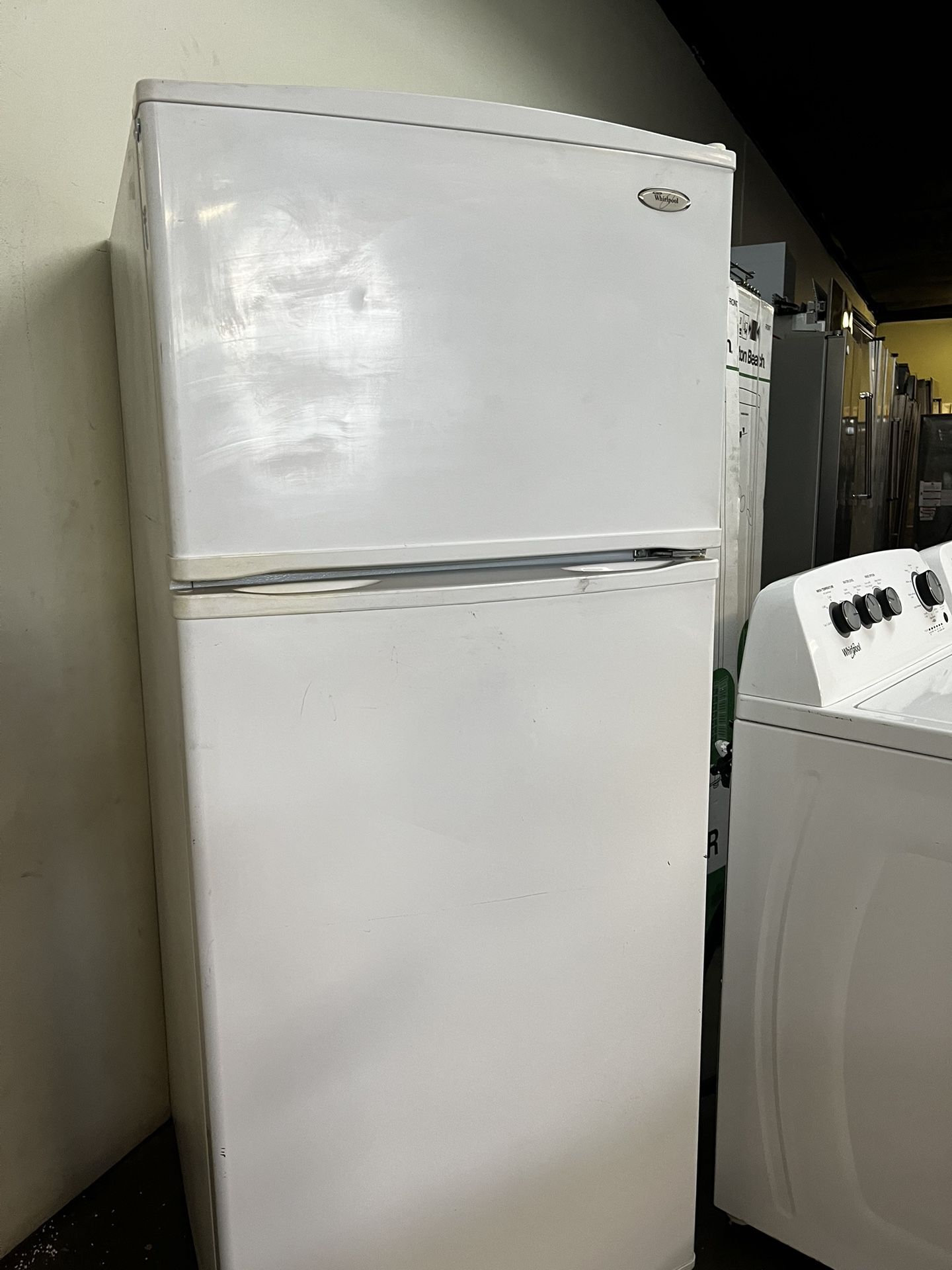 Whirlpool 18 Cu Ft Top Freezer Refrigerator Apartment Size