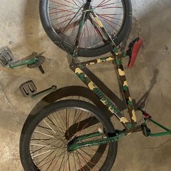 29 inch camo big flyer