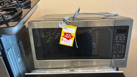 Nice like new GE microwave