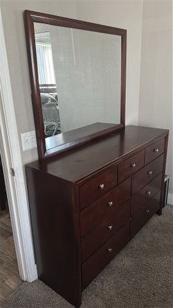 Bedroom Furniture Set